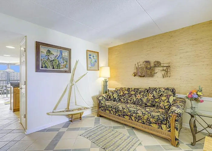 Holiday home Bright With Balcony Views Pool Game Tennis Court & Ac