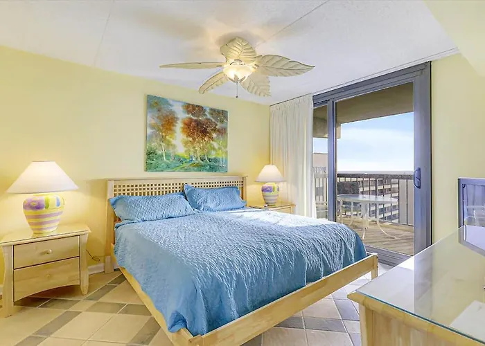 Bright With Balcony Views Pool Game Tennis Court & Ac Holiday home