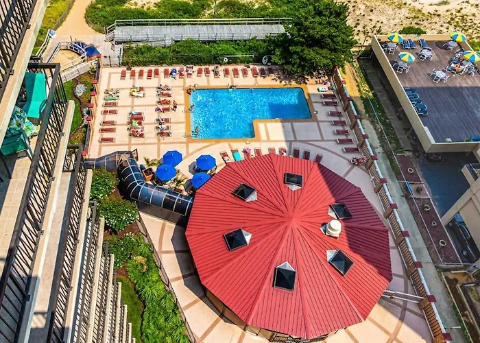 Bright With Balcony Views Pool Game Tennis Court & Ac Holiday home
