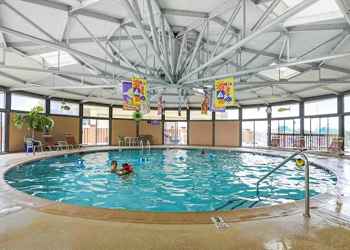 Bright With Balcony Views Pool Game Tennis Court & Ac Holiday home *